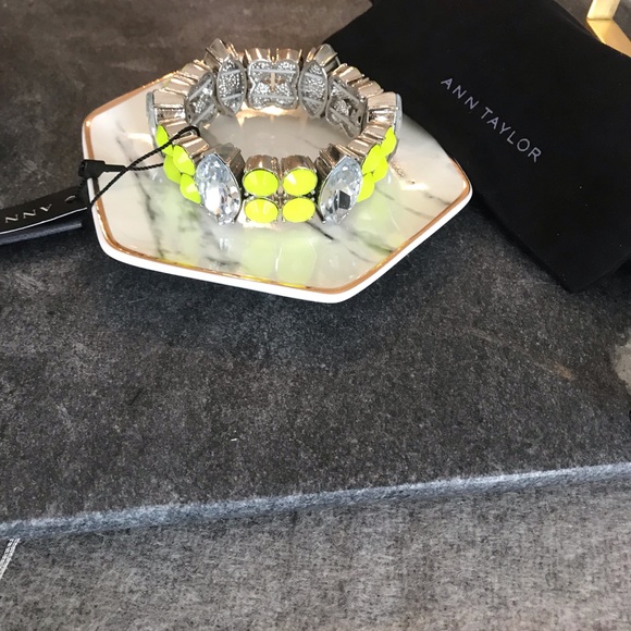 Ann Taylor Chunky Bling Bracelet NWT. - Picture 2 of 6